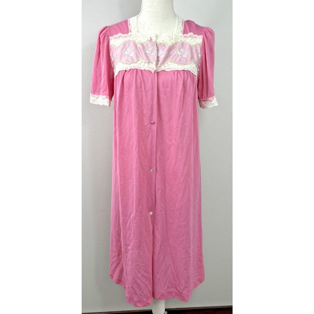 VTG. Vassarette Robe Housecoat Short Sleeve Nylon Size Medium Made in USA